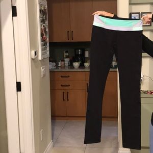 Lululemon reversible groove pant, good